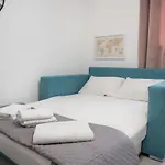 Lydia\'S Apartment
