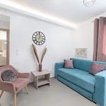 Lydia\'S Apartment